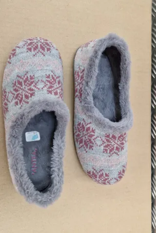 Zapatillas de estar por casa, Antea, talla 38.