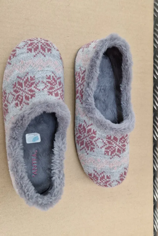 Zapatillas de estar por casa, Antea, talla 38.