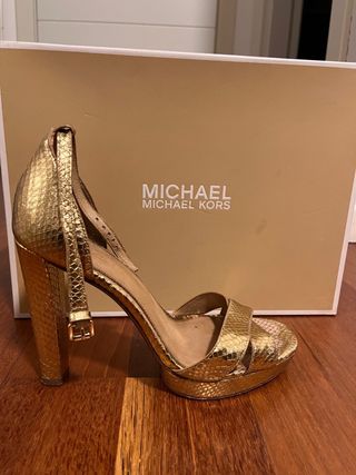Sandalias Michael Kors Doradas talla 40