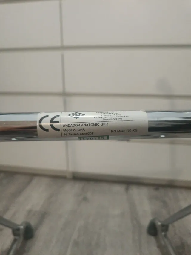 Andador 2 ruedas plegable