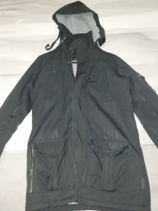 Abrigo de invierno negro