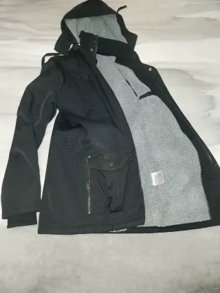 Abrigo de invierno negro