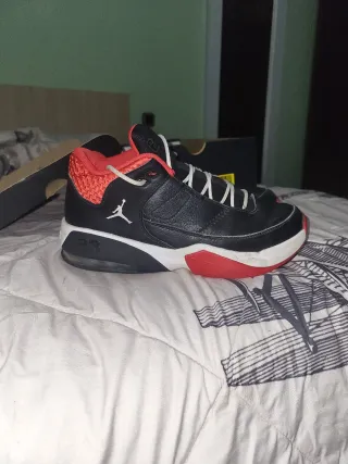 Jordan Max Aura 3 Negro/Rojo