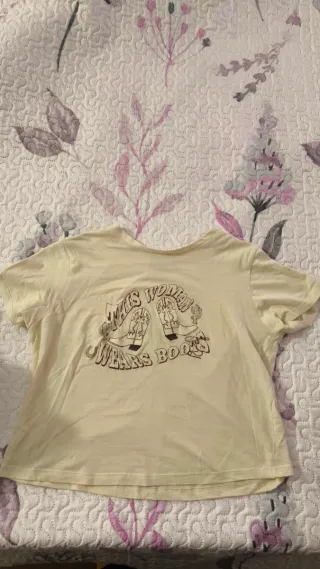 Camiseta corta This Woman Wears Boots