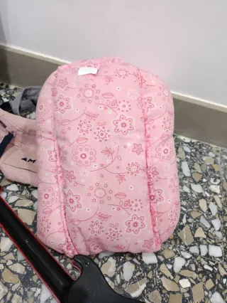 Lote juguetes inpecables,Cojín Frozen,guitarra,..