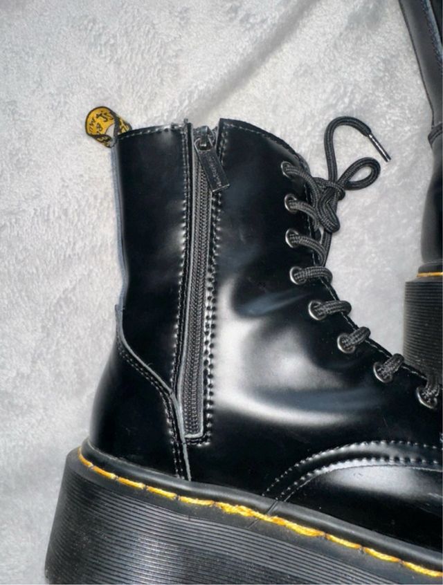Botas Dr. Martens negras plataforma