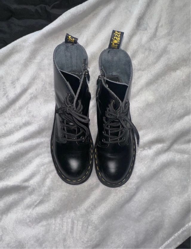 Botas Dr. Martens negras plataforma