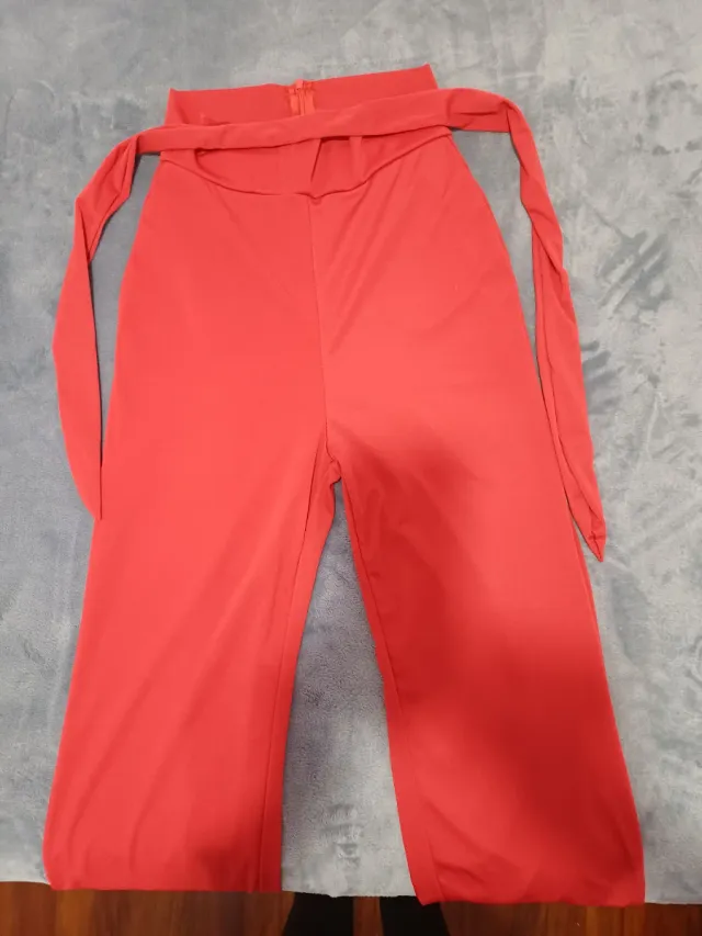 Pantalón palazzo rojo con cinturón