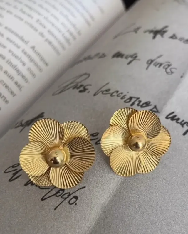 Pendientes Flor Dorados