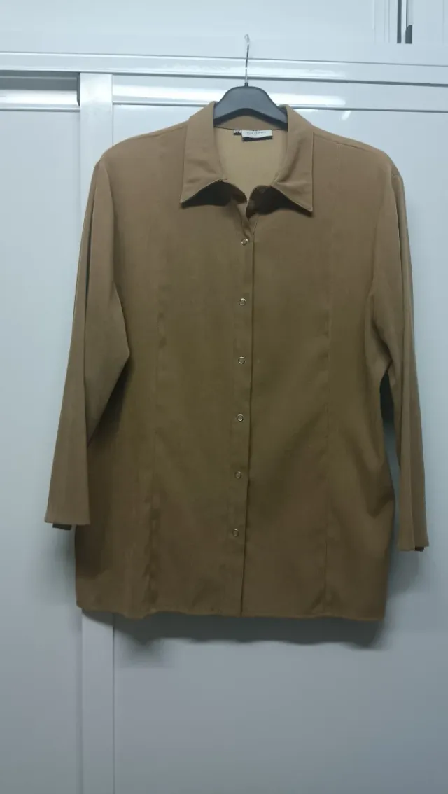 Sobrecamisa antelina marrón