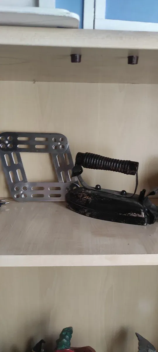 Planchas antiguas y curiosas, dos mas 1 de regalo