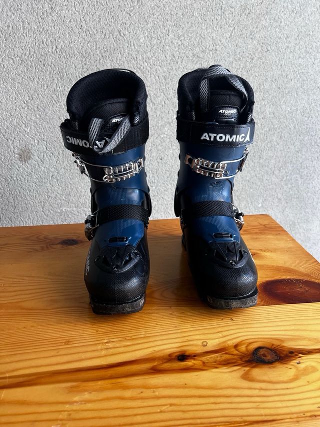 Bota de esquí de montaña Atomic