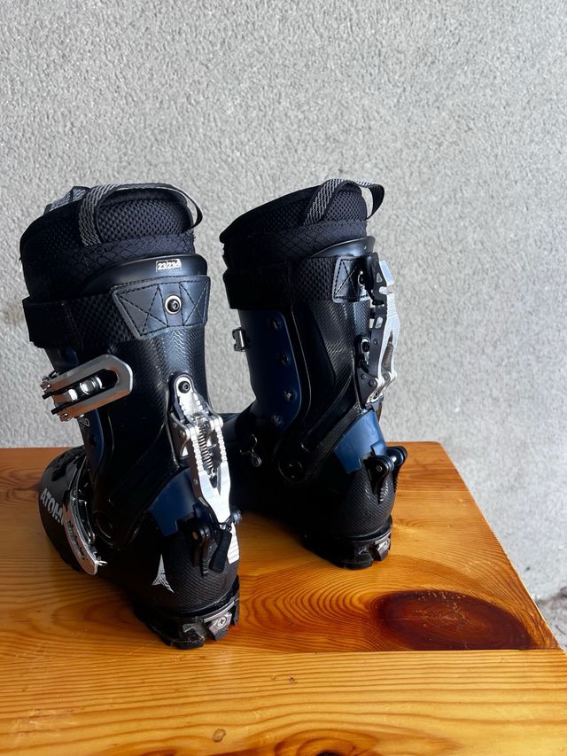 Bota de esquí de montaña Atomic