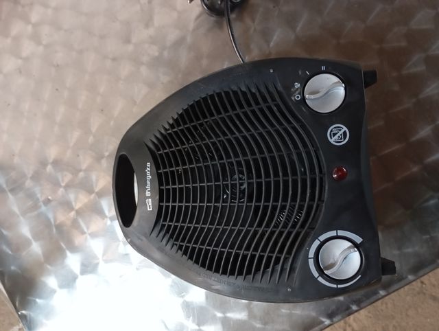 Estufa eléctrica Orbegozo negra
