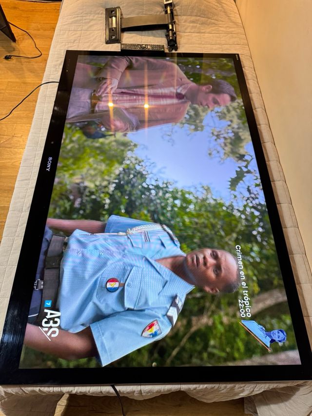 TV Sony 55 con soporte de pared