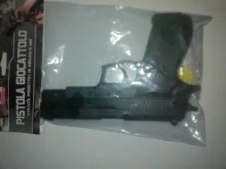 Pistola giocattolo con pallini