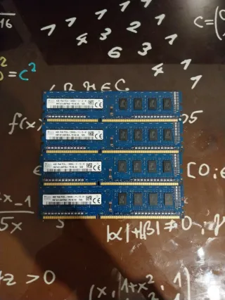 2x SK Hynix 4GB DDR3 PC3-12800U RAM