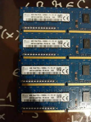2x SK Hynix 4GB DDR3 PC3-12800U RAM