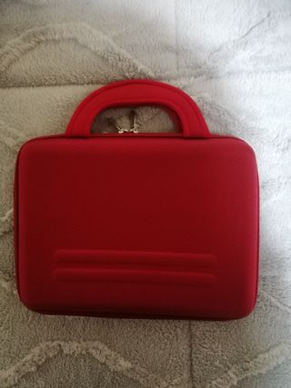 Estuche tablet + regalo