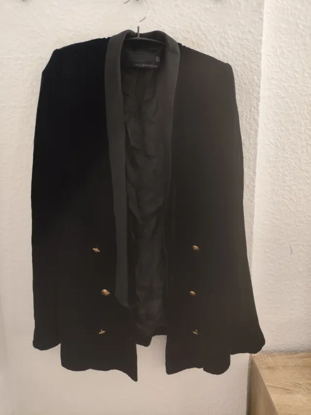 Blazer Negro Elegante de Zara