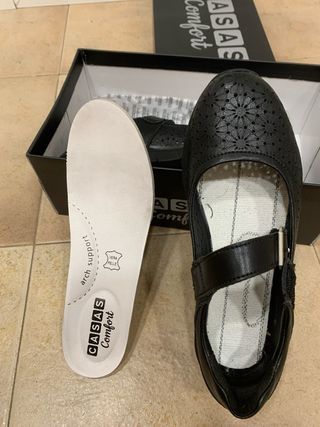 zapatos mujer negros marca Casas