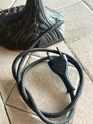 Lampada vintage in metallo e vetro