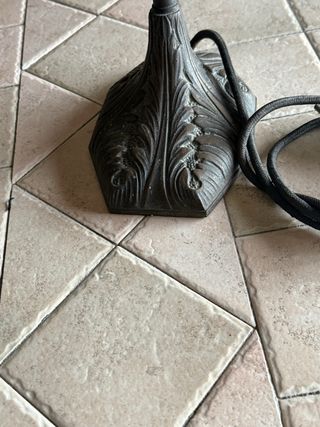 Lampada vintage in metallo e vetro