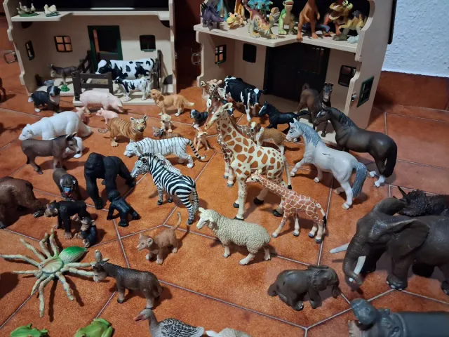 Granja madera con figuras animales Schleich