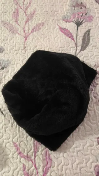 Bufanda de pelo negra