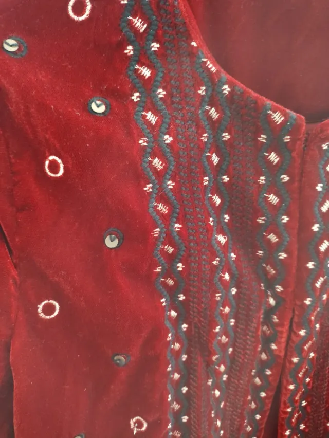 Blazer Boho de Terciopelo Burdeos Bordado