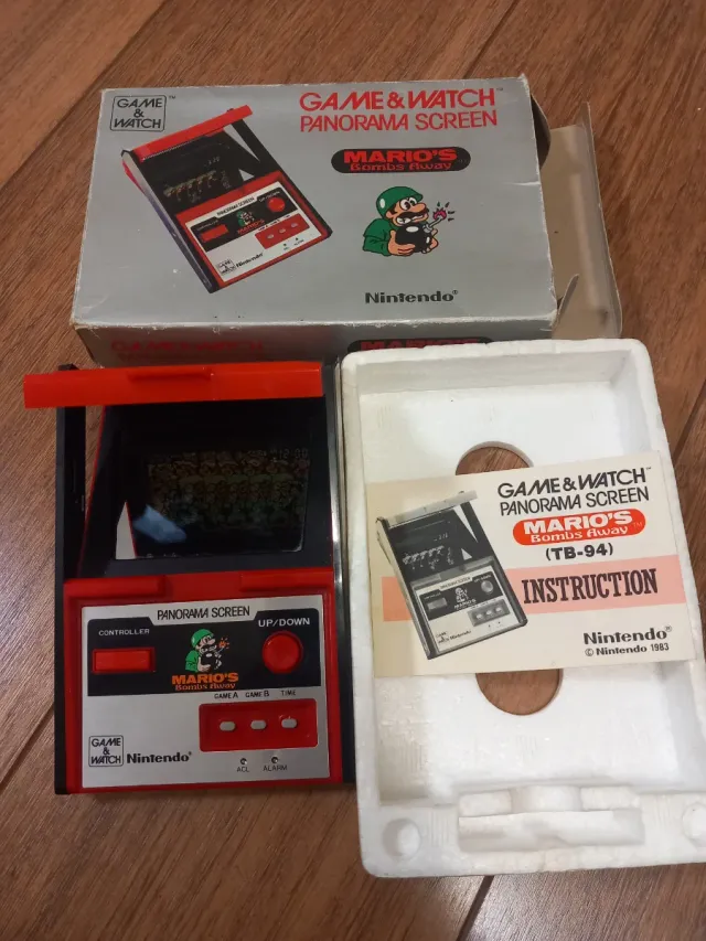 Nintendo Game & Watch Mario's Bombs Away