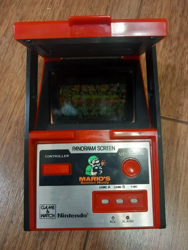 Nintendo Game & Watch Mario's Bombs Away