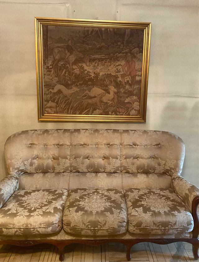 Tapiz antiguo con Escena Campestre  y Marco Dorado