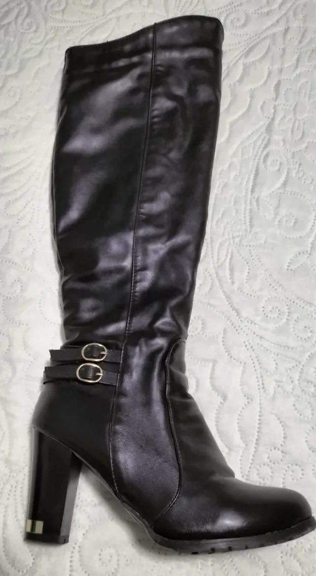 Botas altas hasta la rodilla negras mujer.