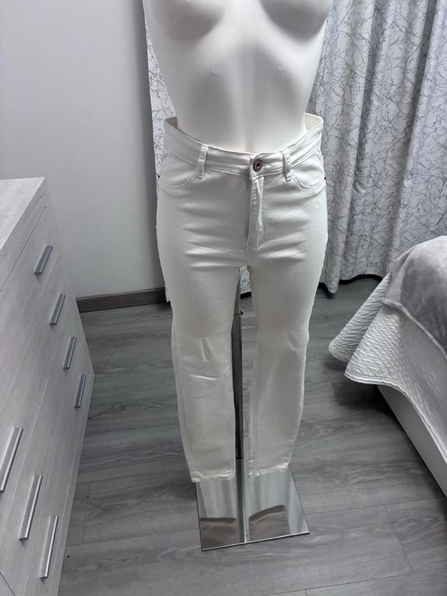 Pantalón vaquero elástico blanco