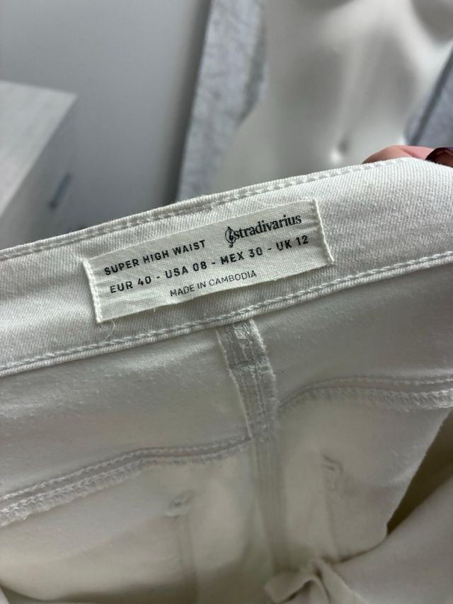 Pantalón vaquero elástico blanco