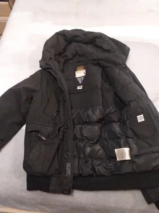 Abrigo de invierno negro