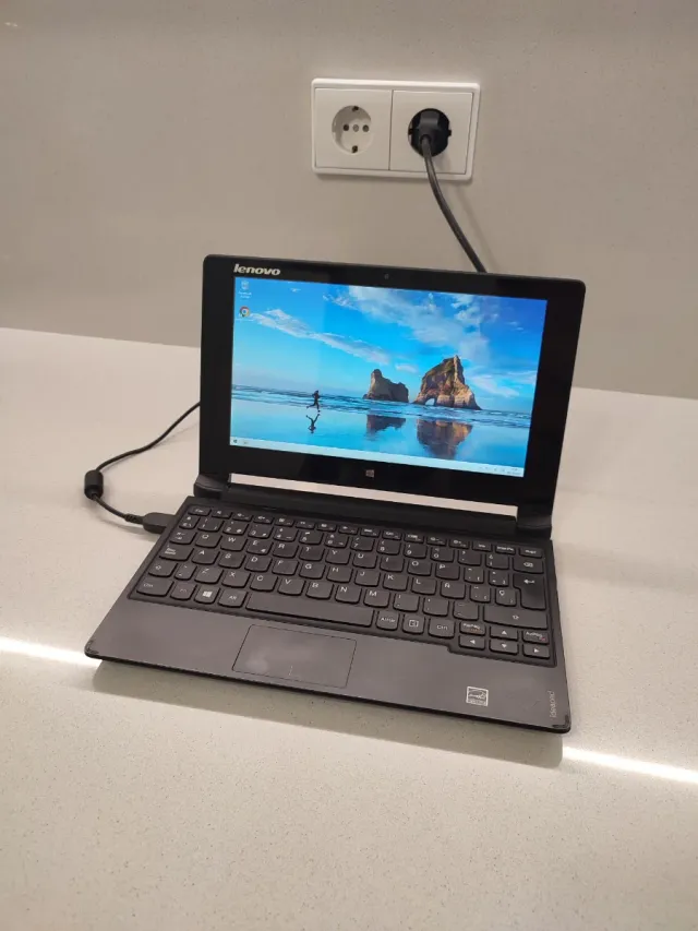 Ordenador Portátil Lenovo Táctil 