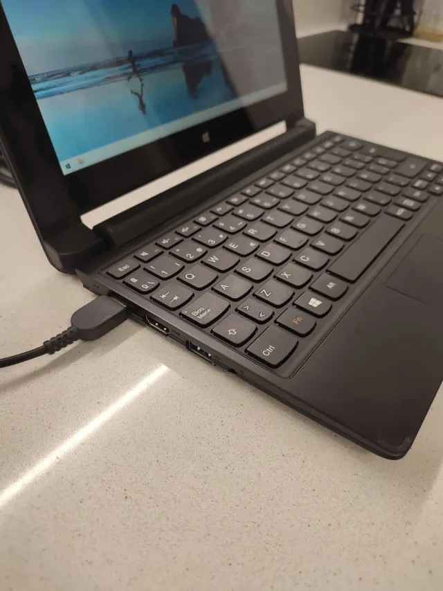Ordenador Portátil Lenovo Táctil 
