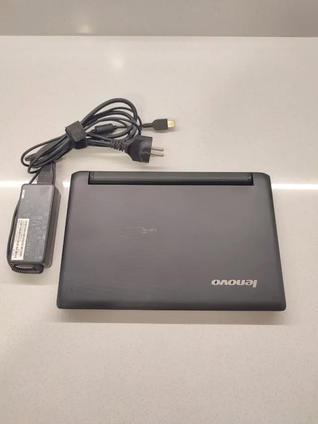 Ordenador Portátil Lenovo Táctil 