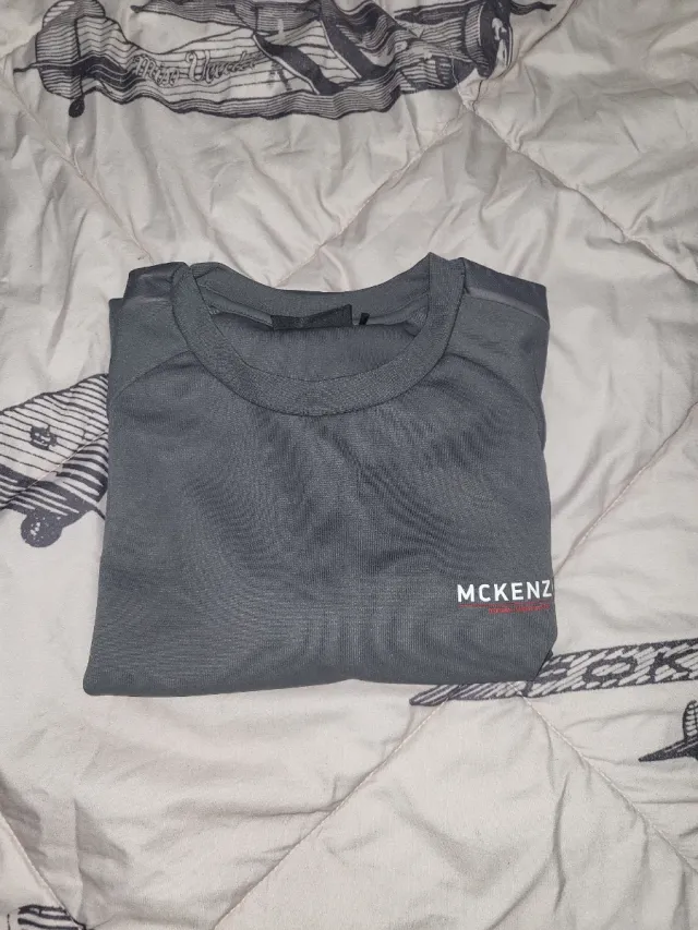 Camiseta MCKENZIE gris