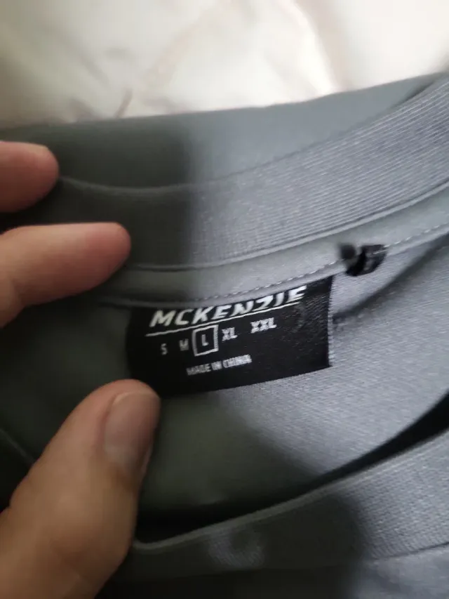 Camiseta MCKENZIE gris