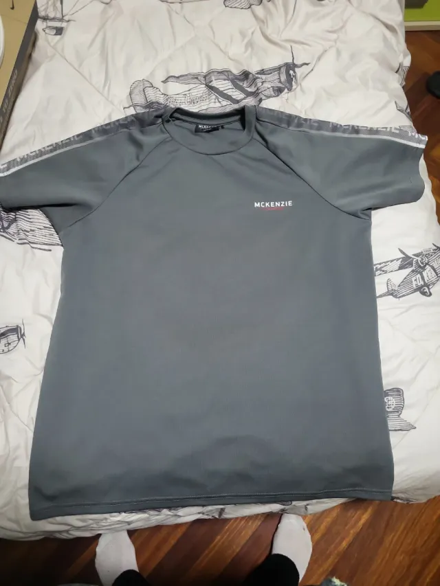 Camiseta MCKENZIE gris