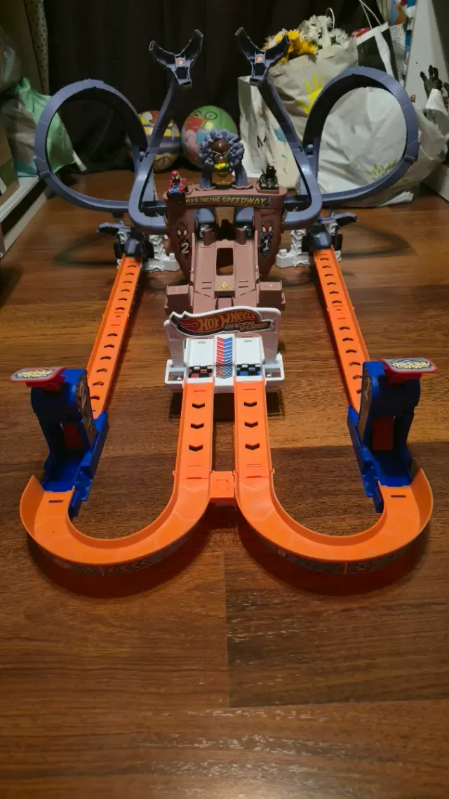 Hot Wheels Telaraña Spiderman Racerverse