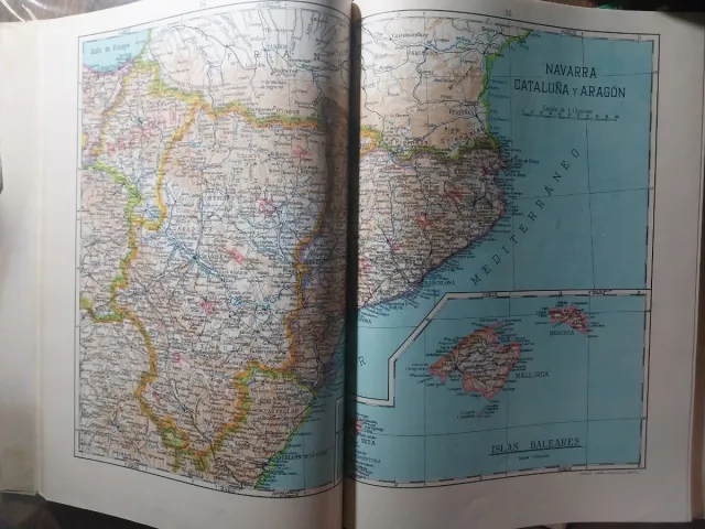 Atllas de geografia universal.
