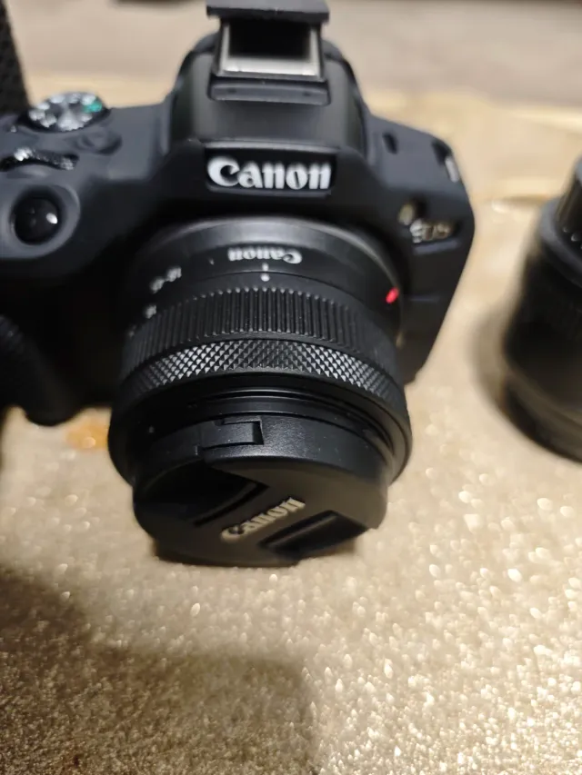 Canon R50 APS-C Cámara + Lente RF 18-45mm