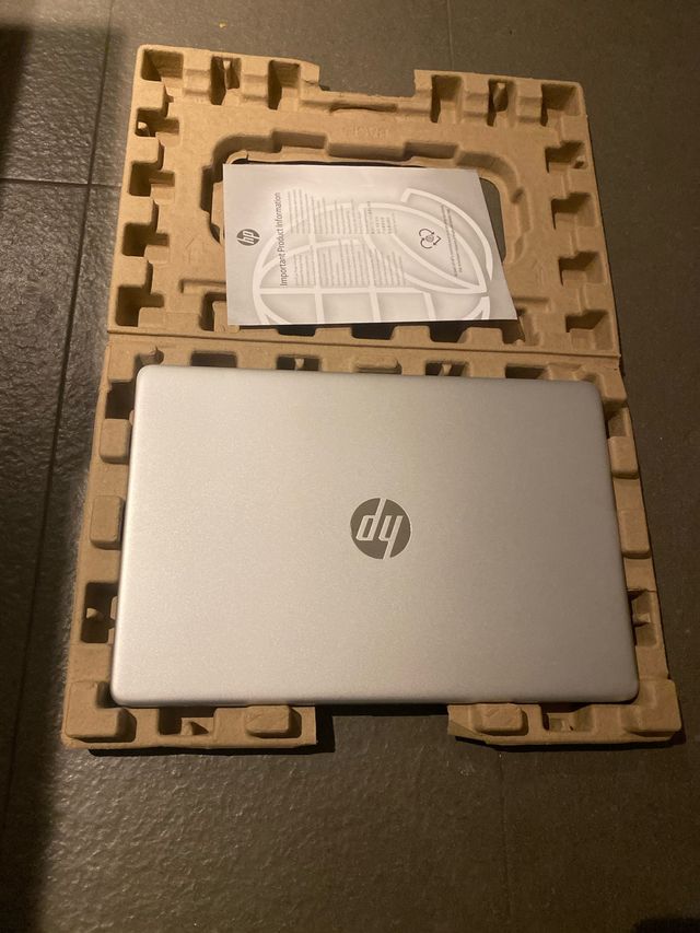 HP Laptop 15s-eq1178ns Plata