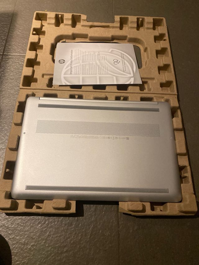 HP Laptop 15s-eq1178ns Plata