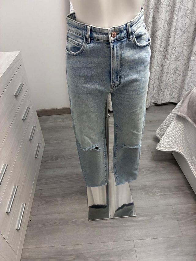 Vaqueros Stradivarius rotos