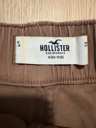 Falda Hollister marrón plisada